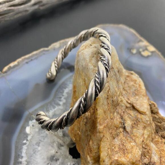 Vintage Native American Silver Thick Gauge Rope Stackable Bracelet For Women - Picture 5 of 10